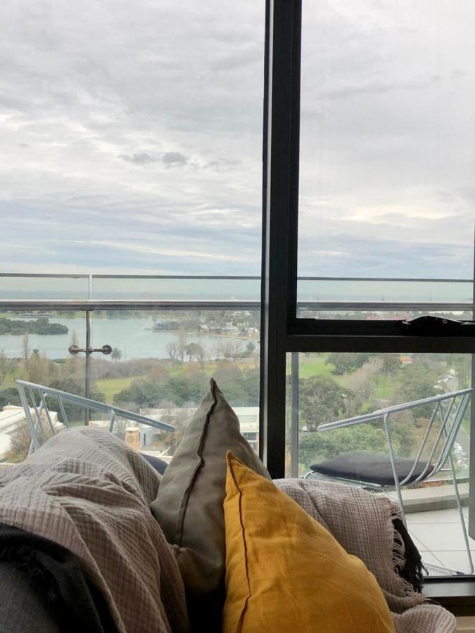 Readyset Apartments At Emerald Melbourne Exteriör bild
