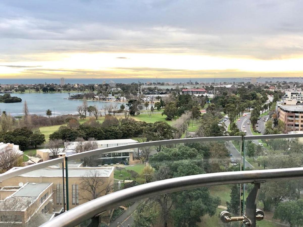 Readyset Apartments At Emerald Melbourne Exteriör bild
