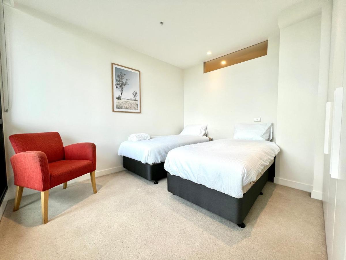 Readyset Apartments At Emerald Melbourne Exteriör bild